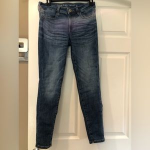 American Eagle women’ ripped jeans